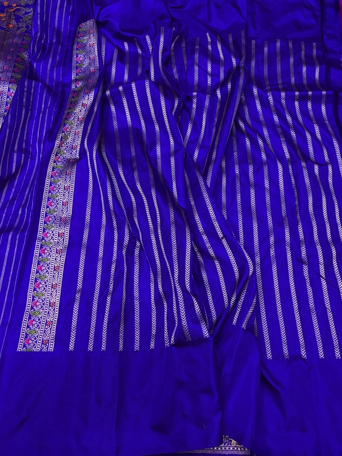 Royal Blue Pure Banarasi Katan Silk Saree – Handwoven Kadwa Booti - Image 2