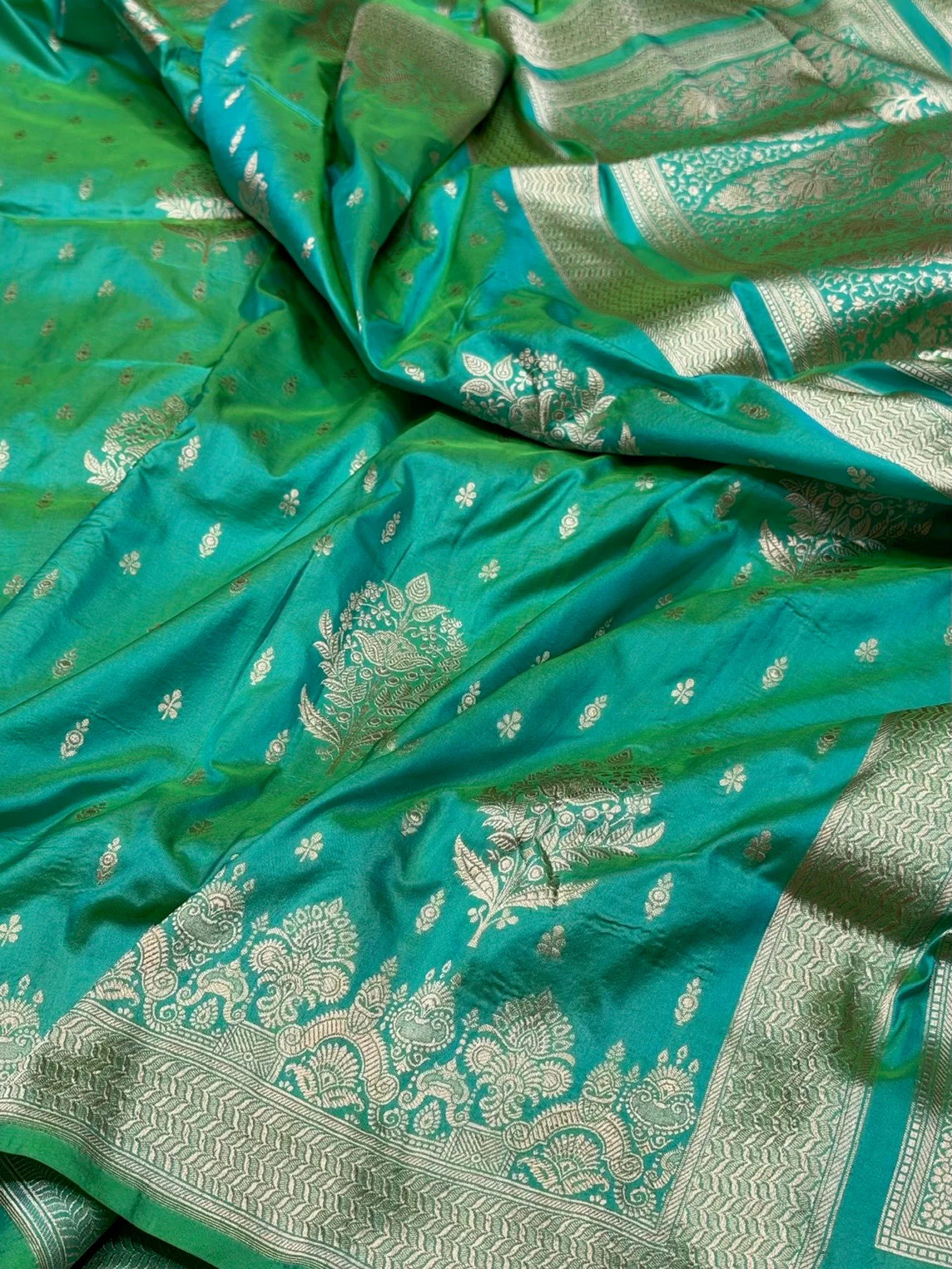 Banarasi Pure Katan Silk Saree | Pure Silk | Cutwork Technique | Banarasi Katan Silk Saree - Image 9