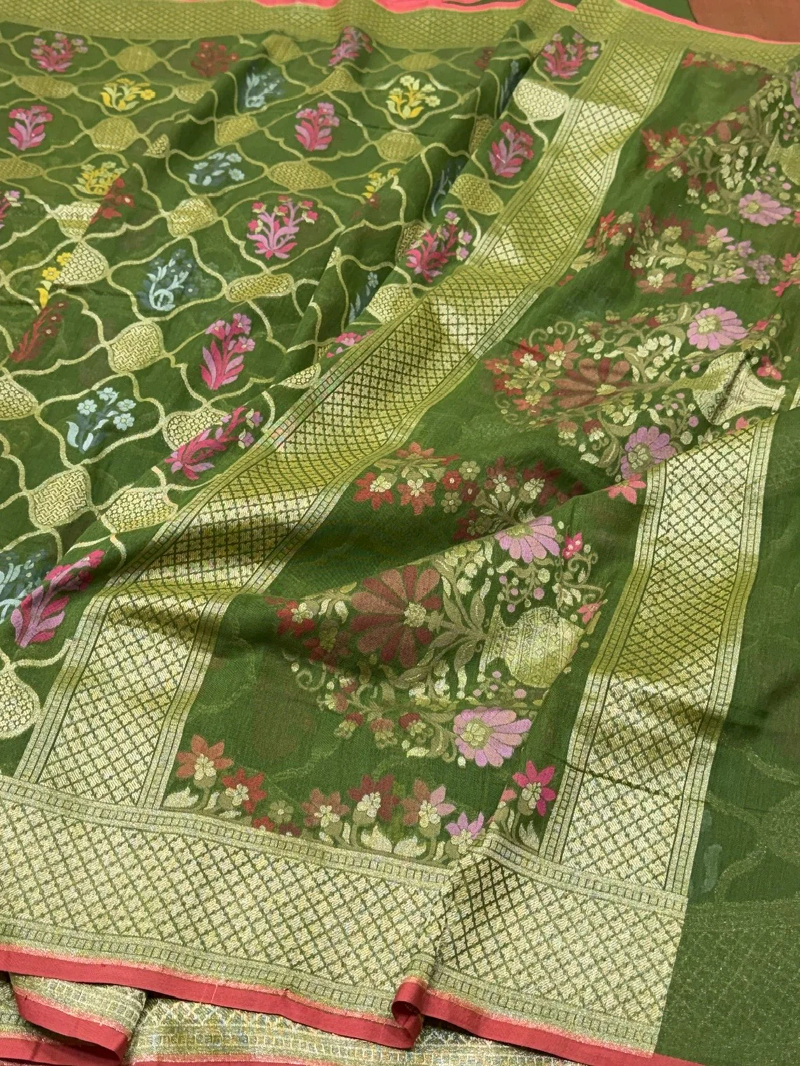 Green Pure Muslin Cotton Jamdani Saree - Image 3