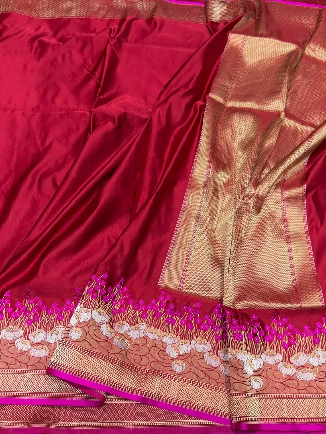 Red Handwoven Pure Banarasi Mashru Satin Silk Saree - Image 3