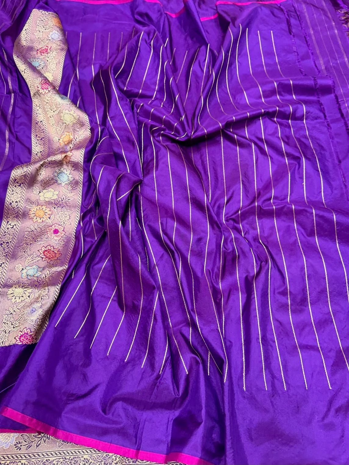 Purple Handwoven Pure Banarasi Silk Saree - Image 2