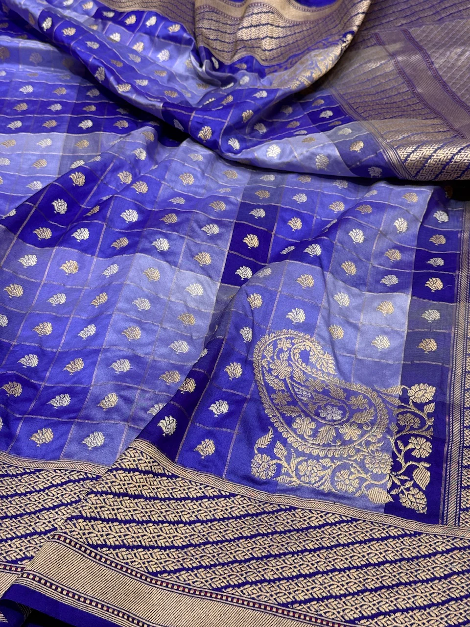 Rangkaat Handwoven Banarasi Saree - Image 4
