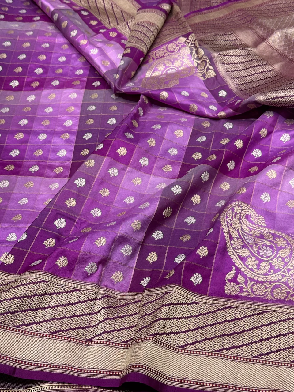 Rangkaat Handwoven Banarasi Saree - Image 9