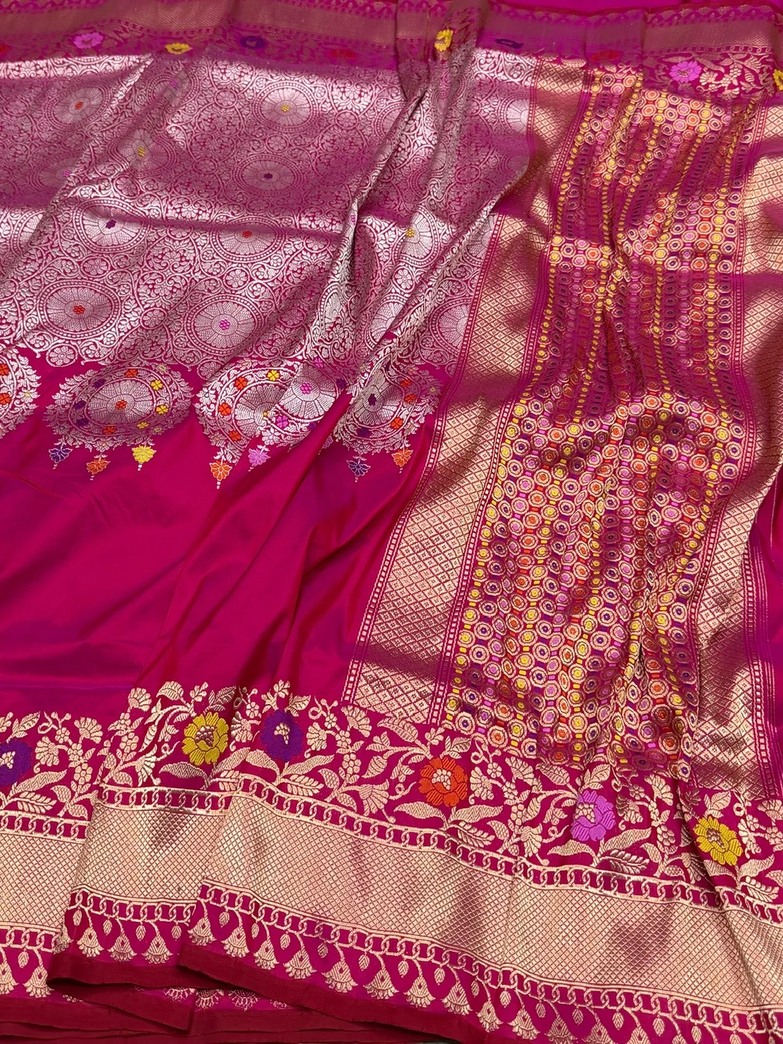 Rani Pink Handwoven Pure Banarasi Silk Saree - Image 3