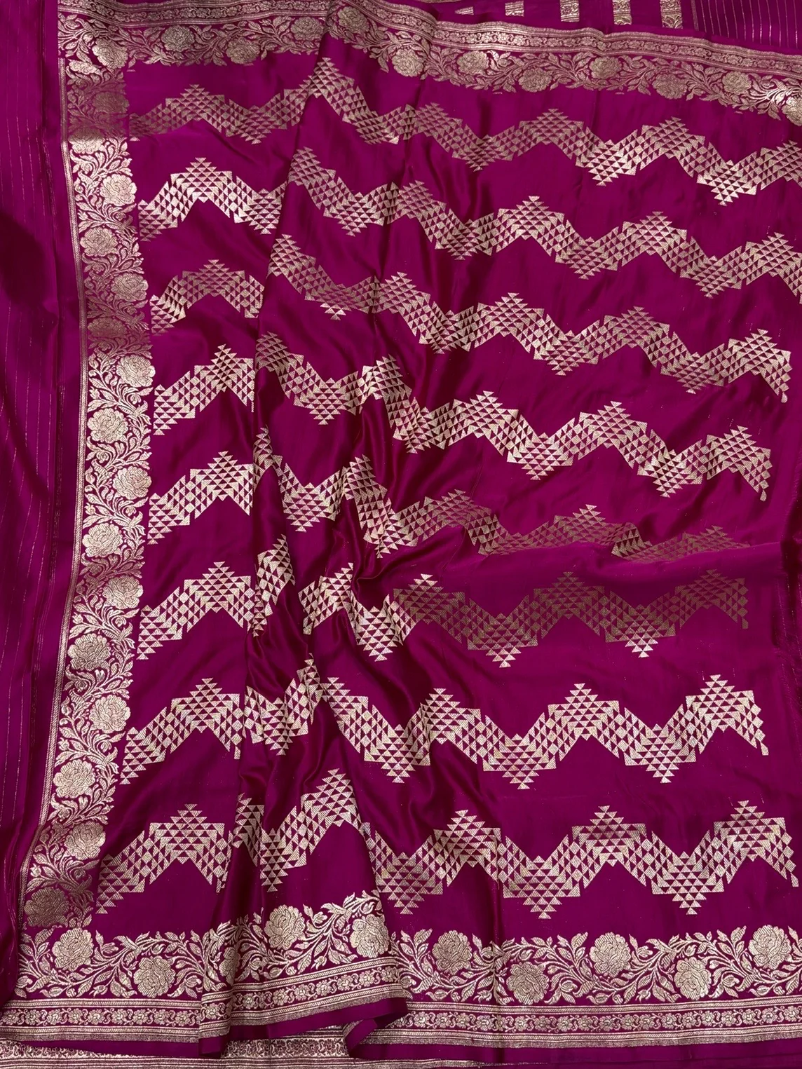 Rani Pink Handwoven Vintage Pure Banarasi Satin Silk Saree - Image 2