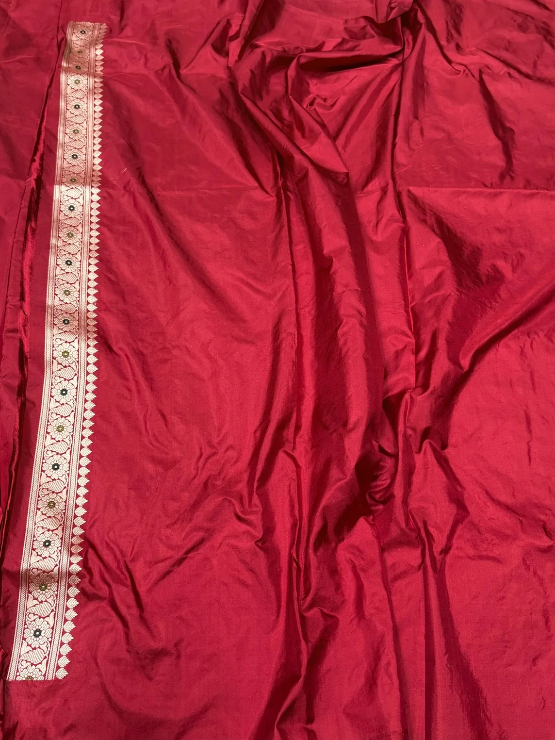 Red Handwoven Pure Banarasi Silk Saree - Image 2