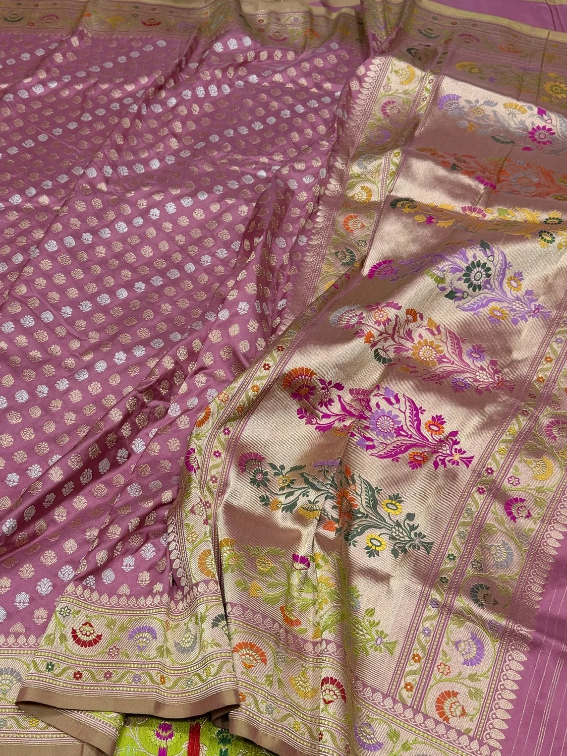 Gajiri Pink Handwoven Pure Banarasi Silk Saree – Kadwa Weave in 100% Katan Mulberry Silk - Image 3