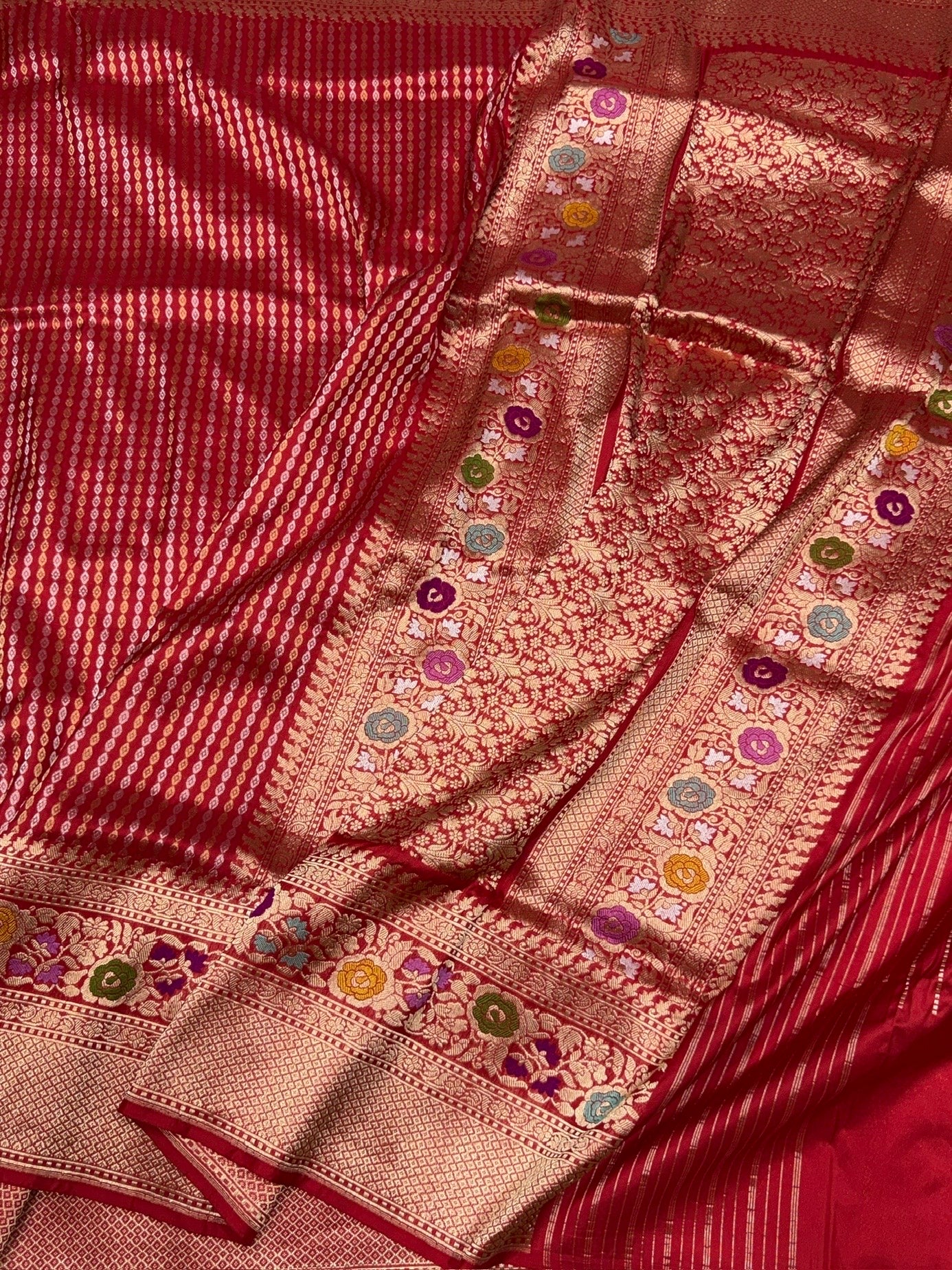 Red Handwoven Pure Banarasi Silk Saree - Image 3