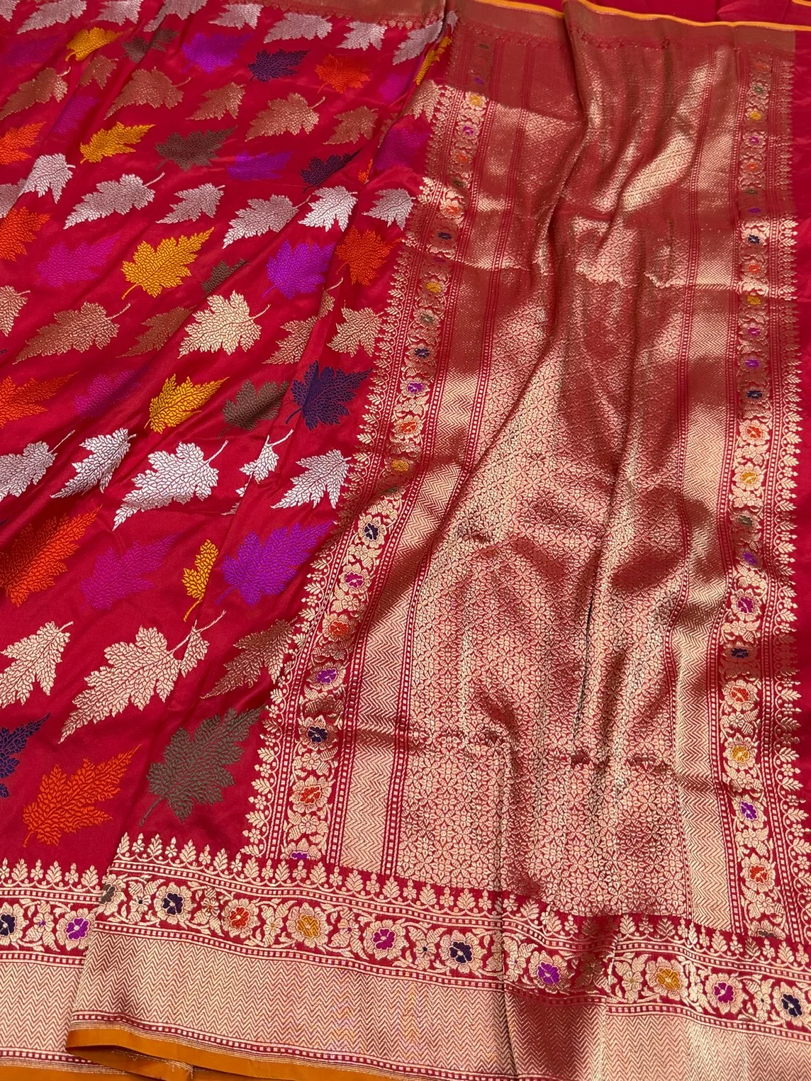 Red Handwoven Pure Banarasi Silk Saree - Image 3