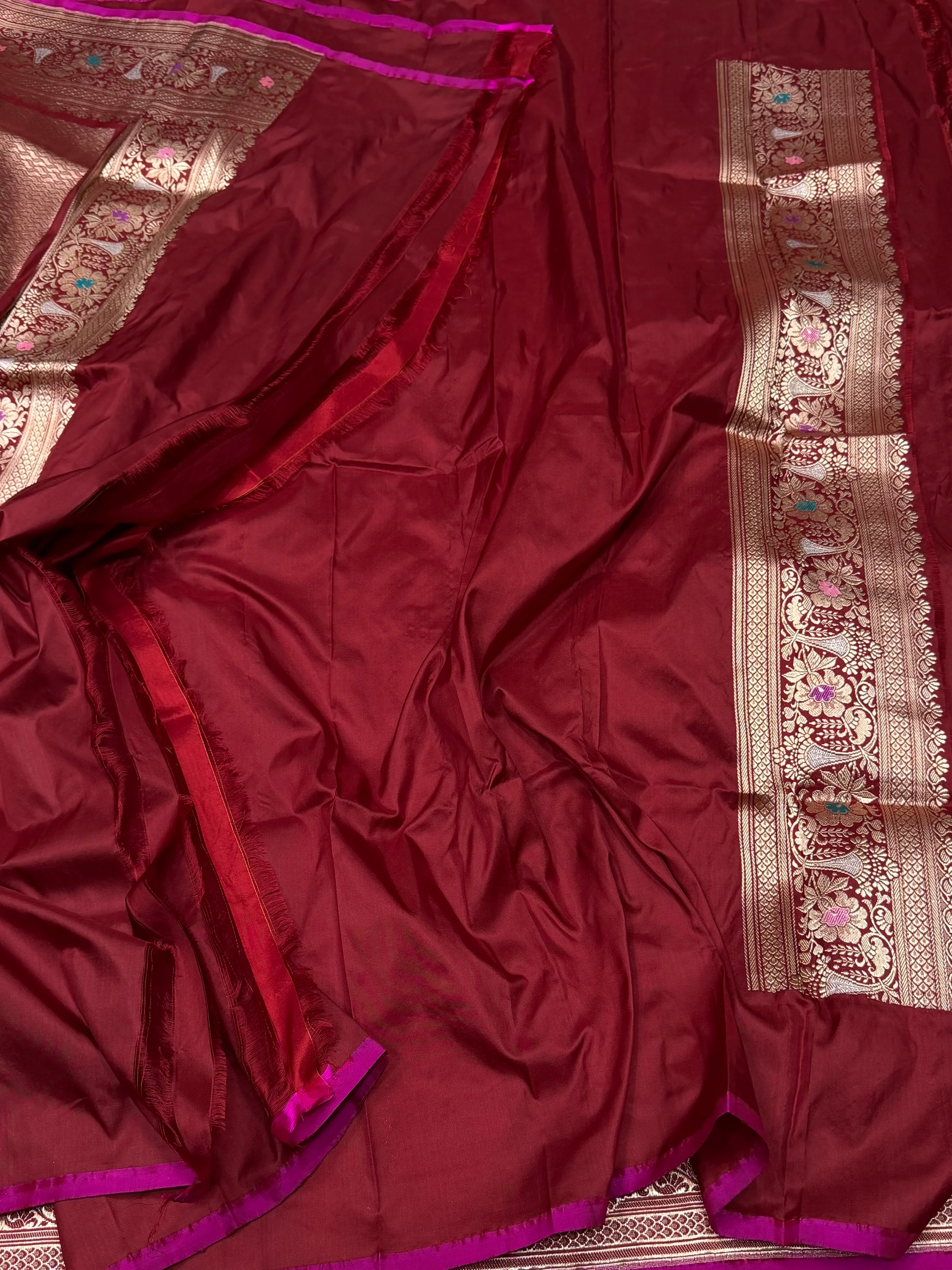 Red Handwoven Pure Banarasi Silk Saree in Kadwa Weave – 100% Katan Mulberry Silk - Image 2