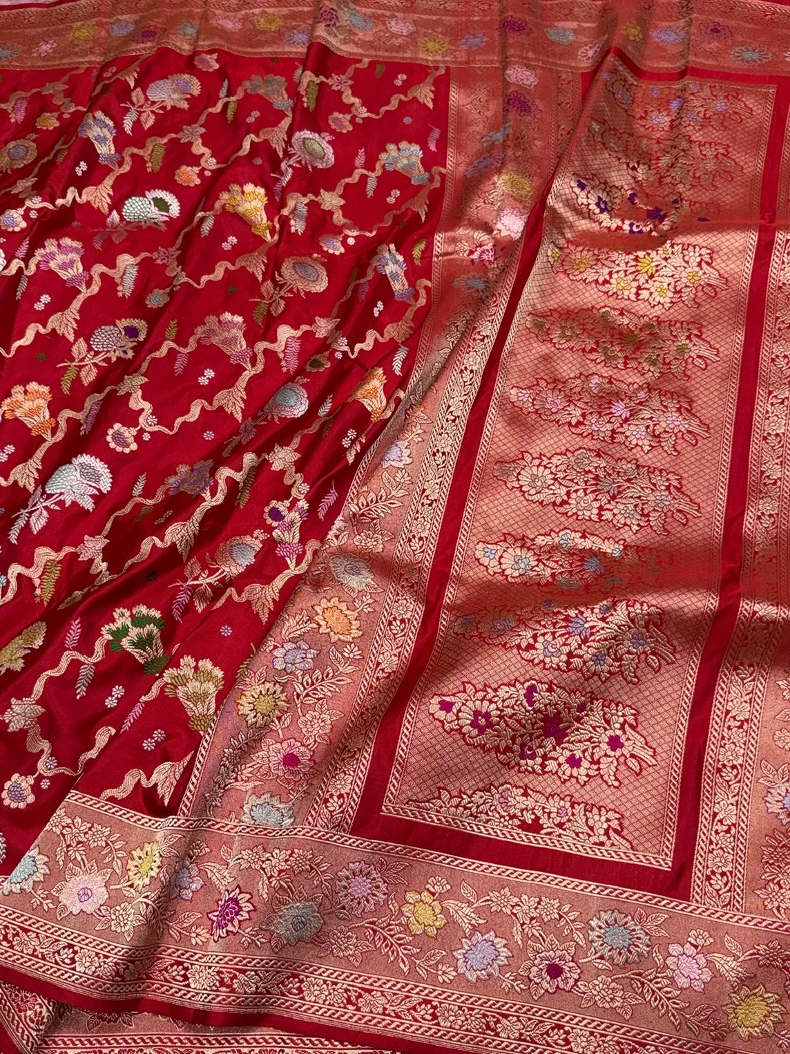 Red Handwoven Pure Banarasi Silk Saree in Kadwa Weave - Image 3