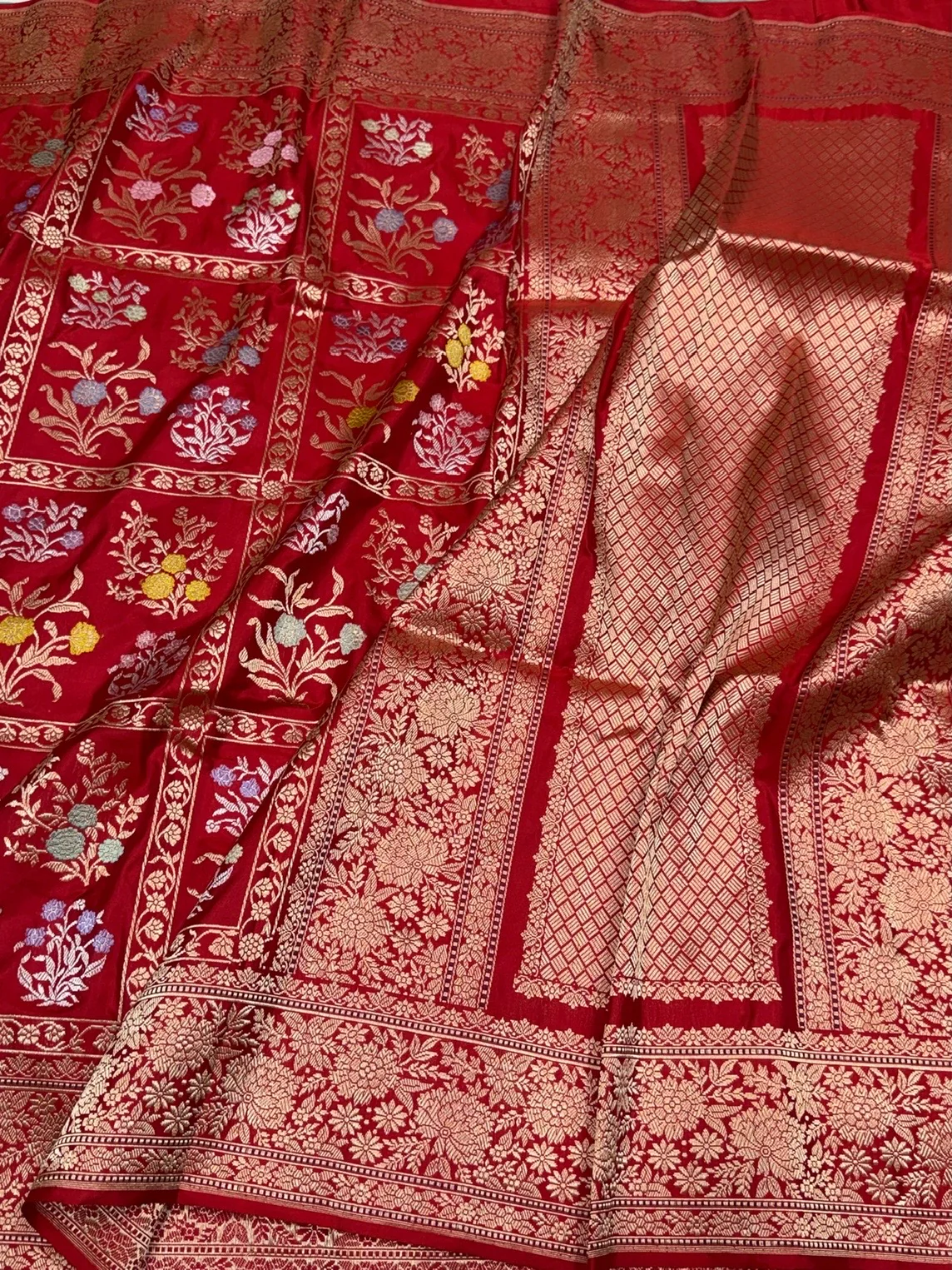 Red Handwoven Pure Banarasi Silk Saree in Kadwa Weave - Image 3