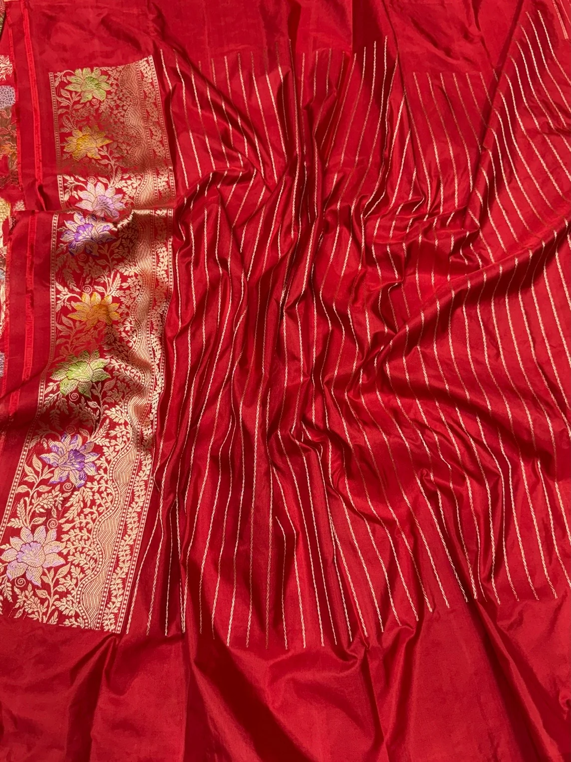 Red Handwoven Pure Banarasi Silk Saree in Kadwa Weave - Image 2