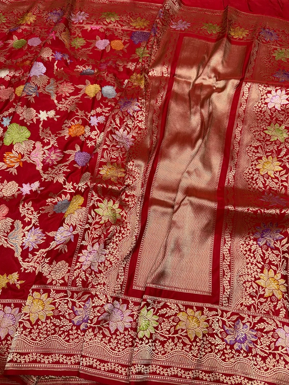Red Handwoven Pure Banarasi Silk Saree in Kadwa Weave - Image 3