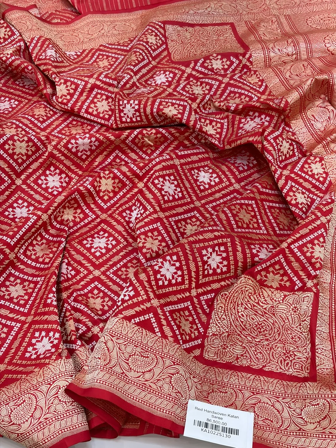 Red Handwoven Pure Banarasi Silk Saree in Kadwa Weave