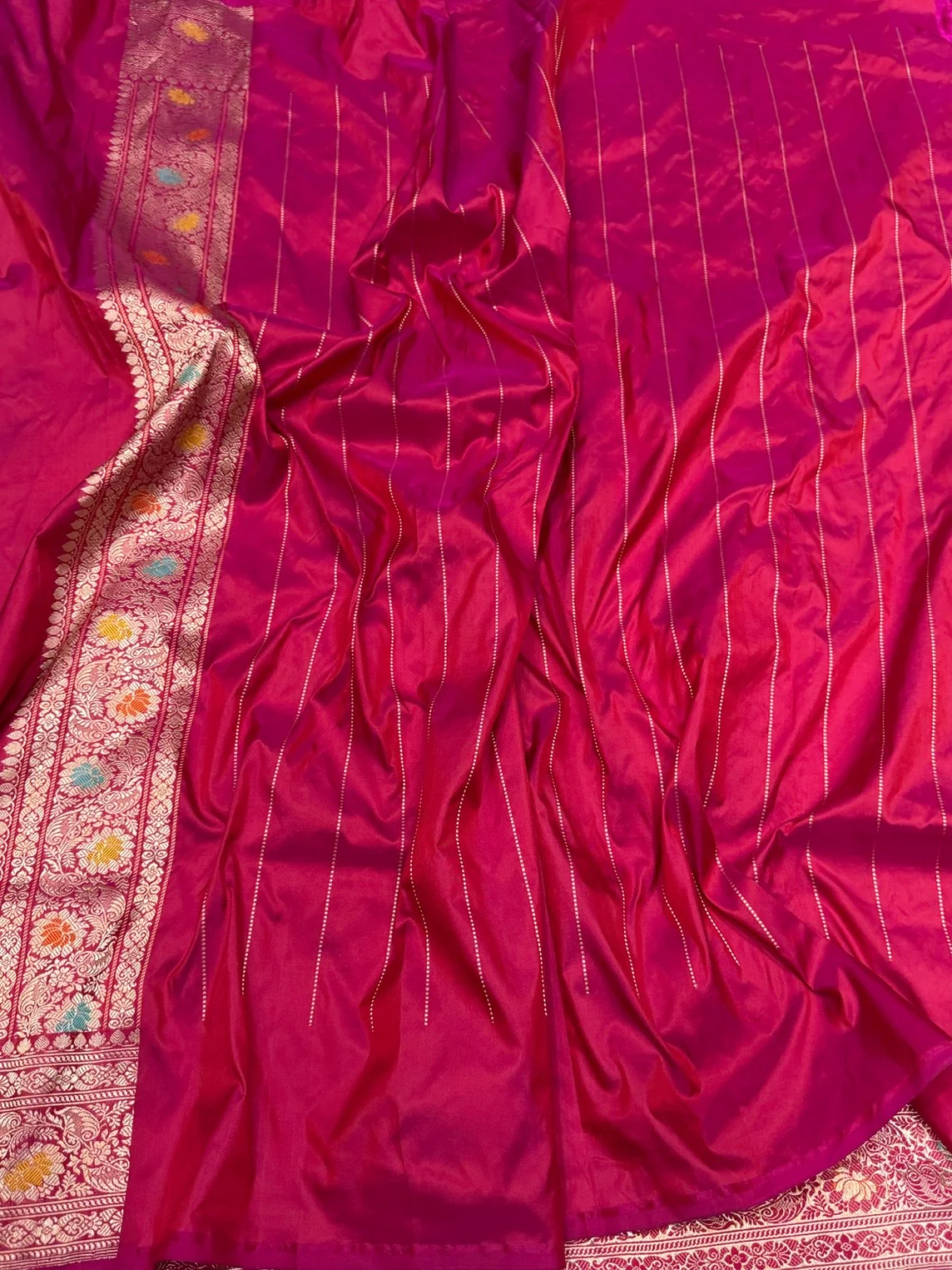 Reddish Pink Handwoven Pure Silk Banarasi Saree - Image 2