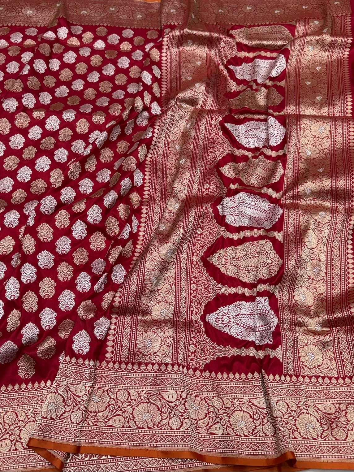 Red Handwoven Pure Silk Saree - Image 3