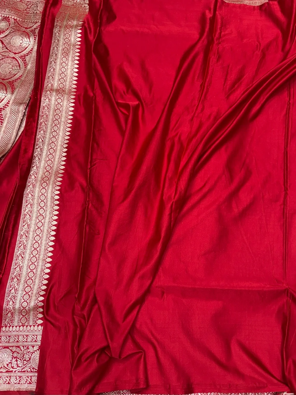 Red Handwoven Vintage Pure Banarasi Satin Silk Saree - Image 2