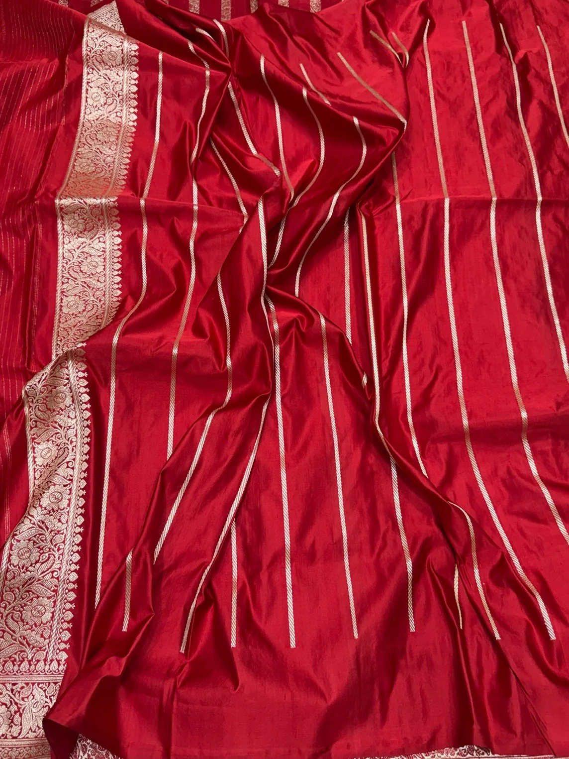 Red Handwoven Vintage Pure Banarasi Satin Silk Saree - Image 2