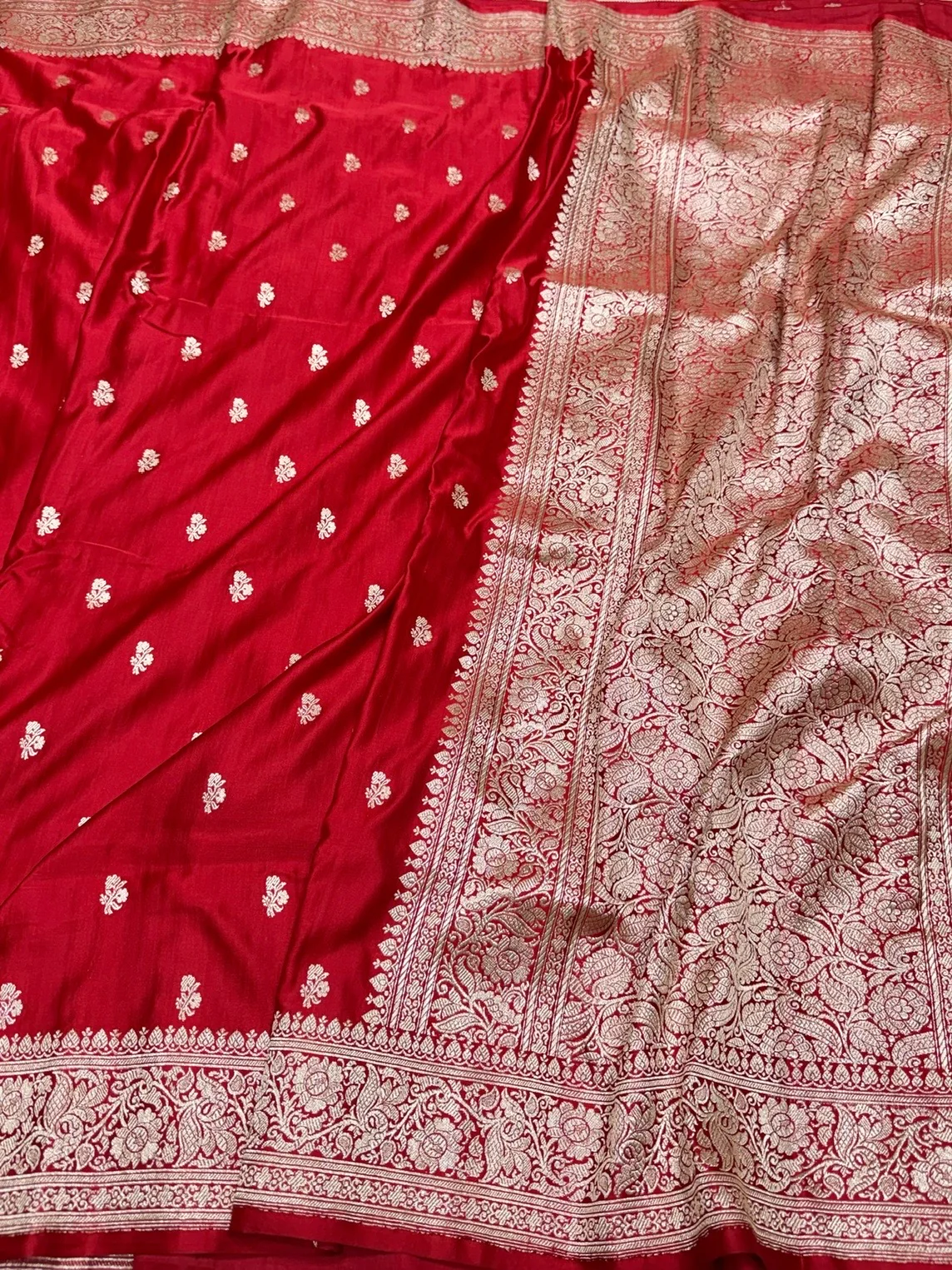 Red Handwoven Vintage Pure Banarasi Satin Silk Saree - Image 3