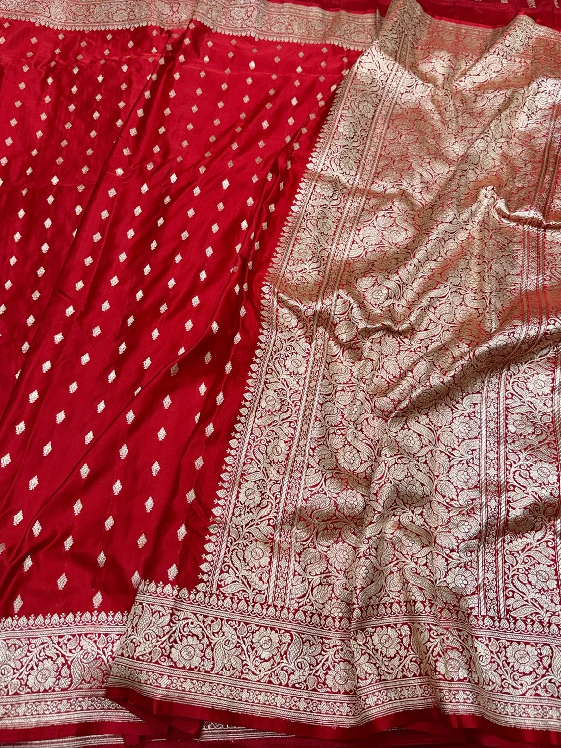 Red Handwoven Vintage Pure Banarasi Satin Silk Saree – Cutwork Weave, Pure Satin Silk - Image 3
