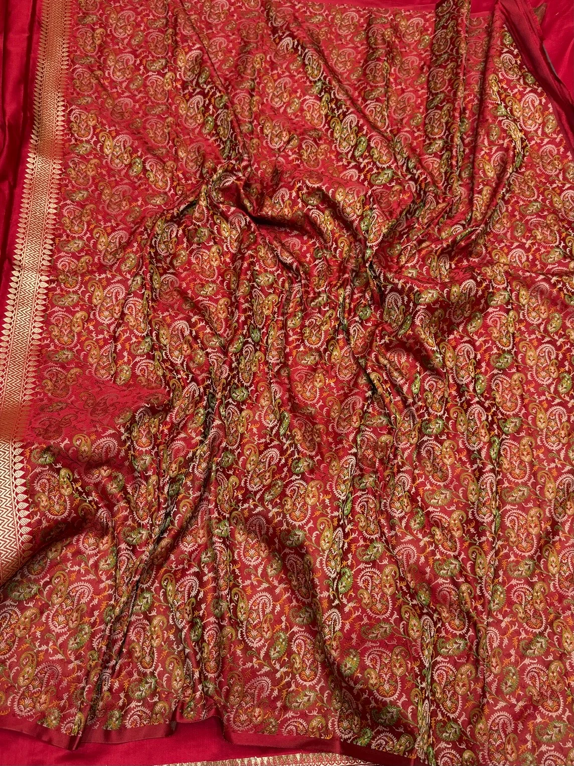 Red Jamawar Handwoven Pure Banarasi Satin Silk Saree - Image 2