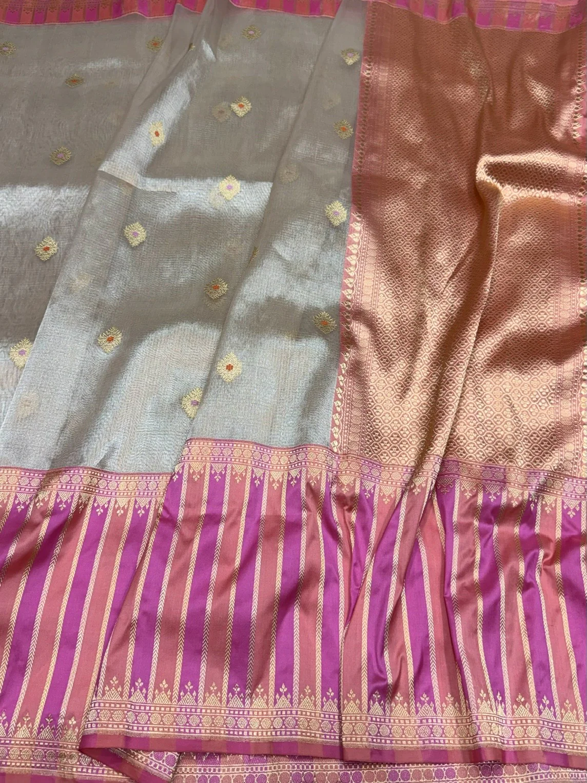 Rose Gold Handwoven Banarasi Pure Tissue Saree - Image 3