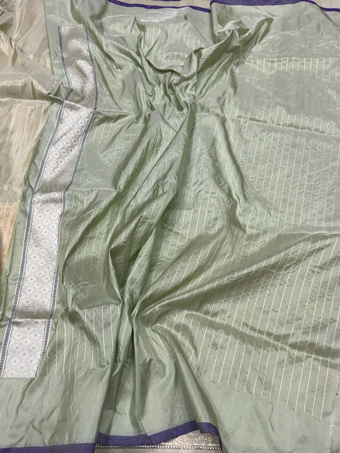 Soft Sea Green Handwoven Pure Banarasi Tissue Saree in Kadwa Weave | Pure Katan Tissue Silk - Image 2
