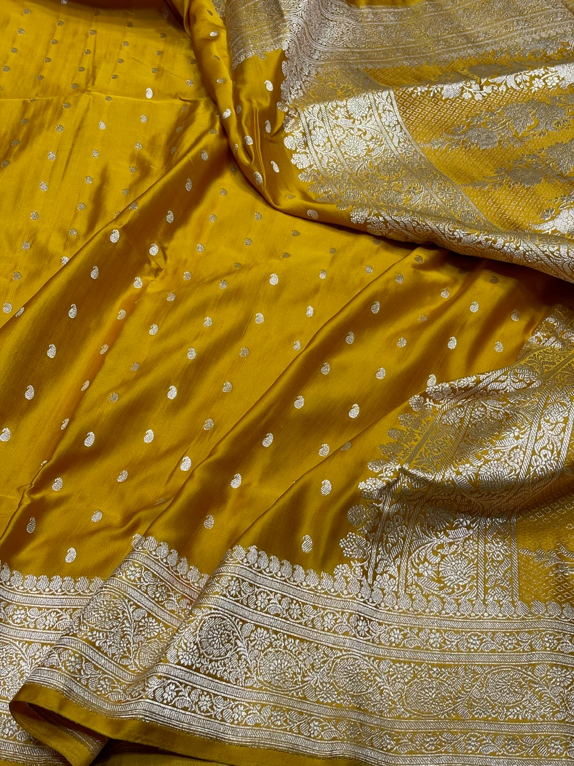 Yellow Vintage Banarasi Pure Satin Silk Brocade Saree – Luxury Cutwork Wedding & Festive Saree