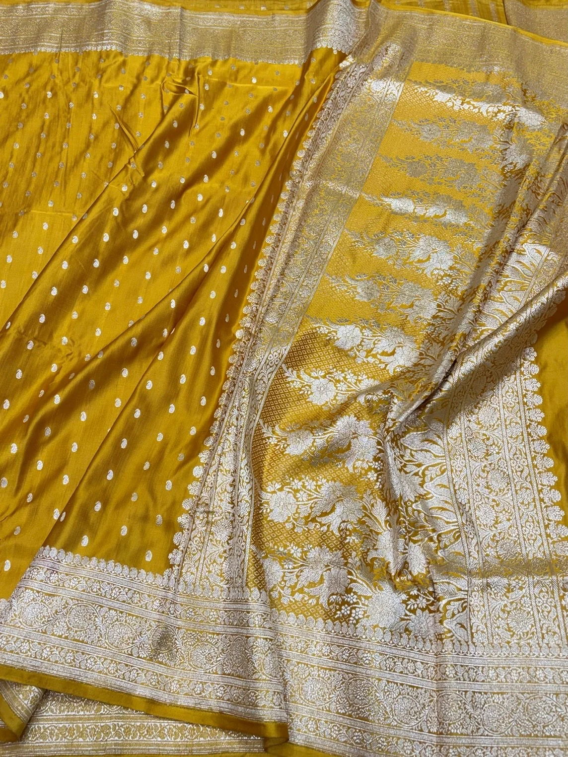 Yellow Vintage Banarasi Pure Satin Silk Brocade Saree – Luxury Cutwork Wedding & Festive Saree - Image 3