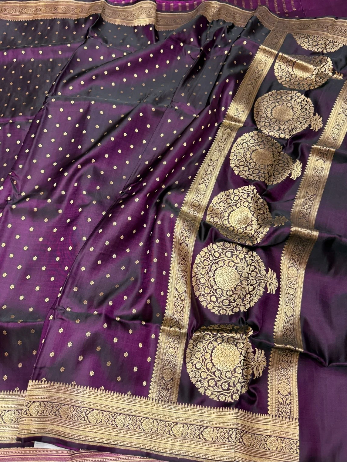 Banarasi Vintage Pure Satin Silk Saree - Image 3