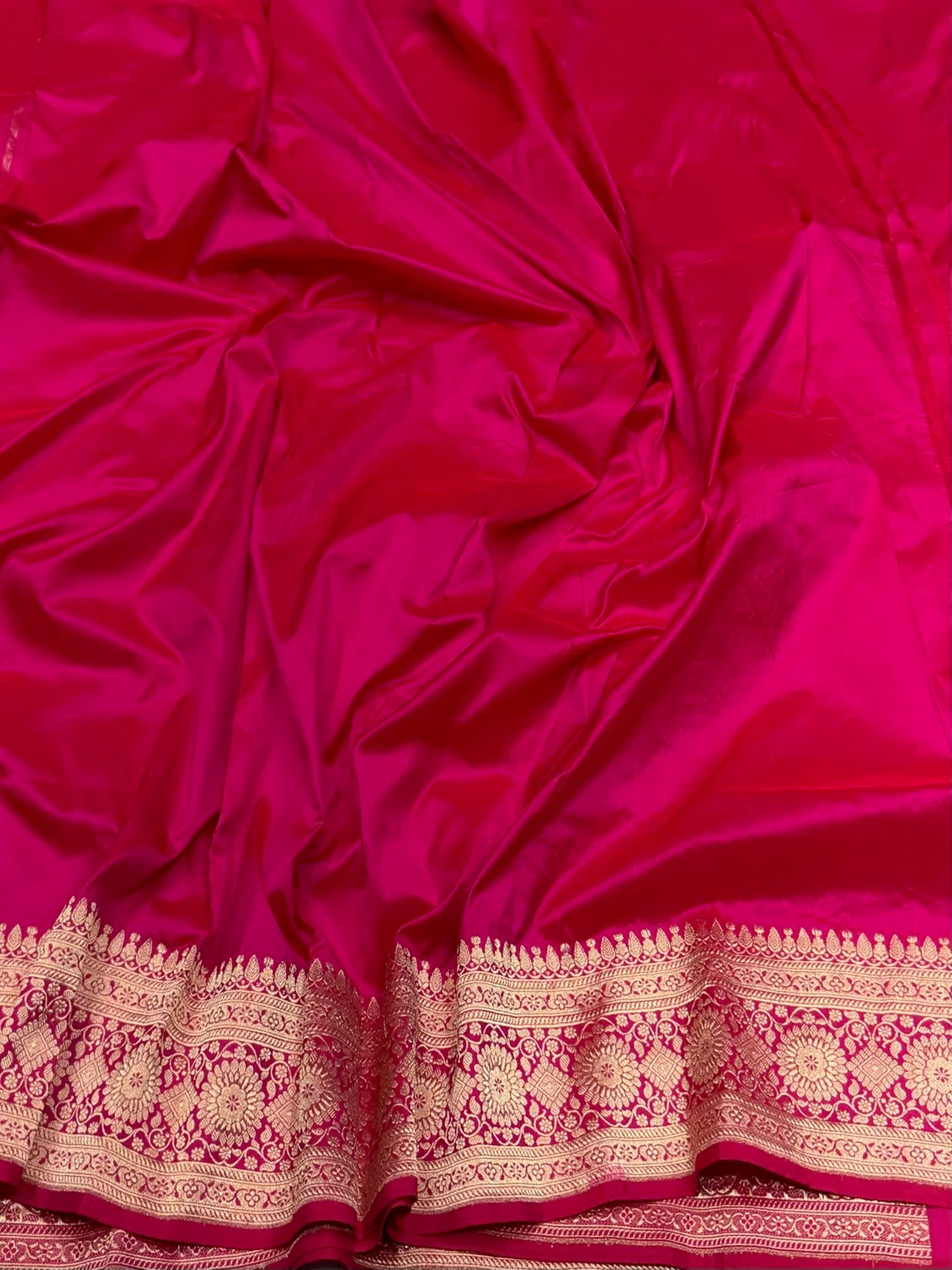Rani Pink Vintage Handwoven Pure Banarasi Silk Saree - Image 2