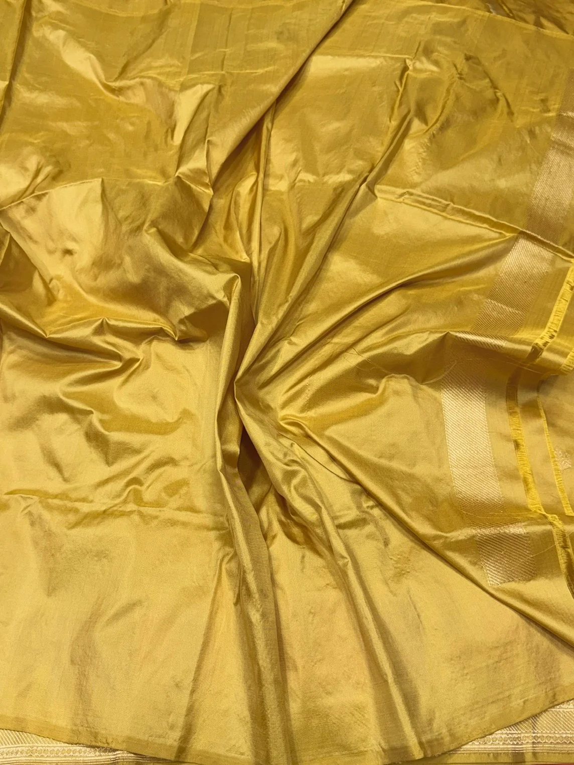 Yellow Handwoven Pure Banarasi Katan Silk Saree 100% Pure Mulberry Silk - Image 2