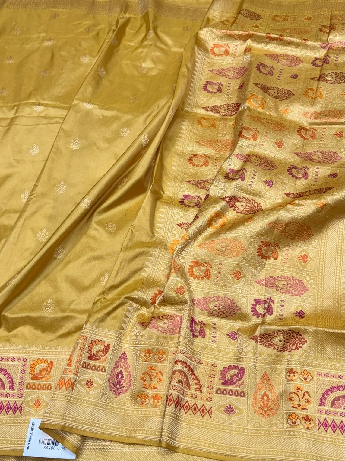 Yellow Handwoven Pure Banarasi Katan Silk Saree 100% Pure Mulberry Silk - Image 3