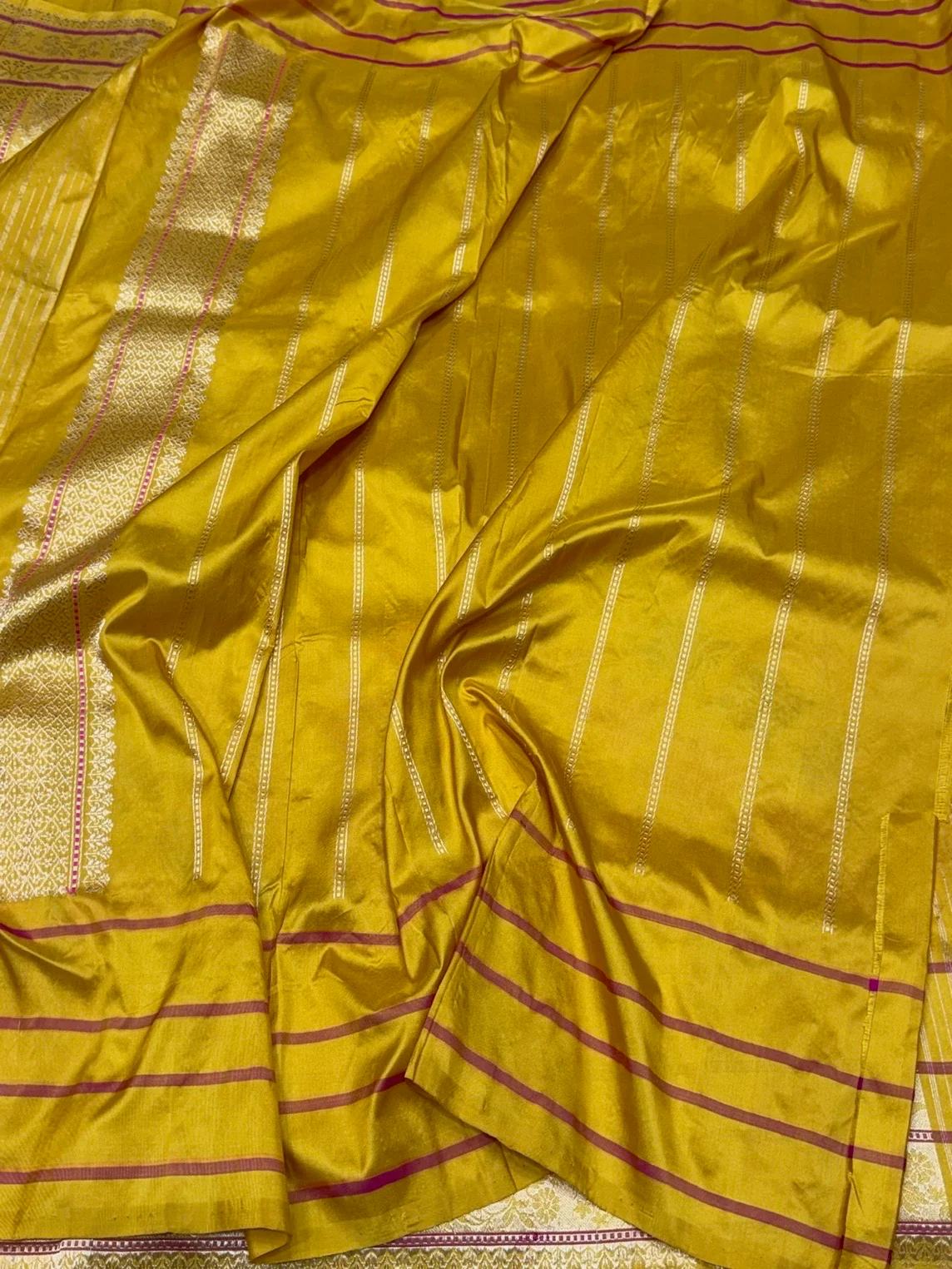 Yellow Handwoven Pure Banarasi Silk Saree in Kadwa Weave | Authentic Katan Mulberry Silk - Image 2