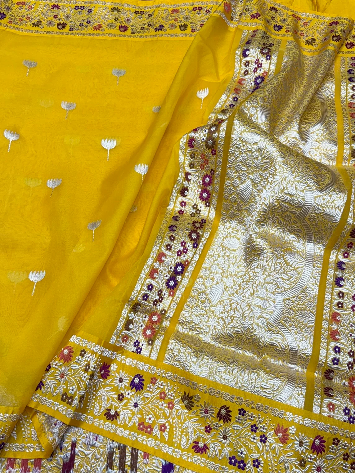Yellow Handwoven Pure Organza Silk Saree - Image 3