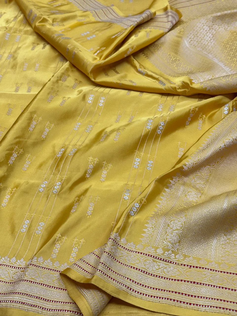 Handwoven Banarasi Satin Tanchoi Silk Saree - Image 3
